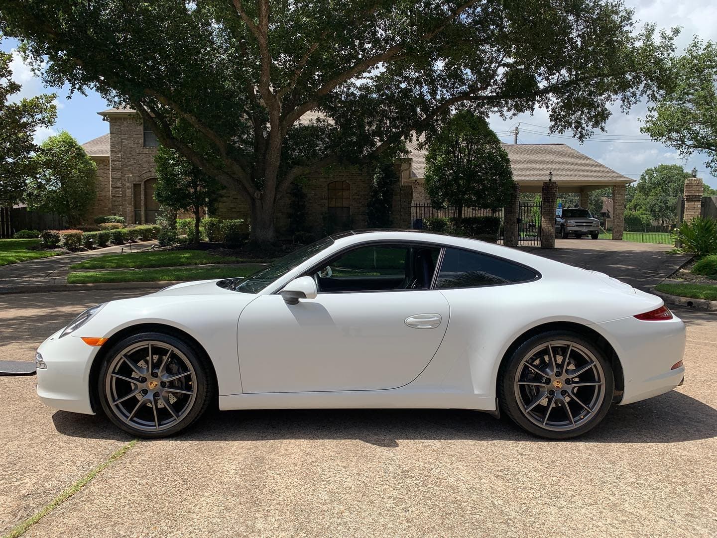 There’s something about the classic outline of a 911. It just gets better and better with every generation. This 991.1 Carrera was picked up from @porscheatx and delivered to her new owner in record time for another pleased customer. 
.
.
.
.
.
.

#nicksautotransport #dreamtransporter #enclosedtransport #carhauler #carsofinstagram #carswithoutlimits #supercar #supercarsofinstagram #toyhauler #atc #aluminumtrailer #ford #powerstroke #platinum #carporn #raceramps #porsche #911 #carrera #991 #991dot1 #stuttgart