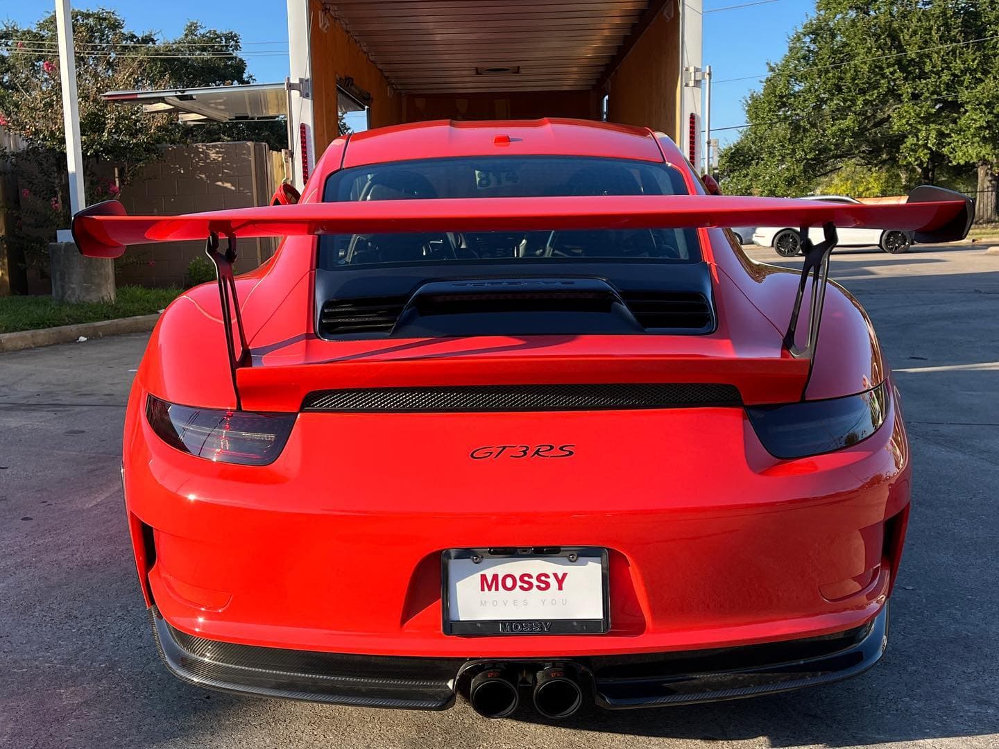 The 991 GT3RS looks so good in lava orange. With a 9000 rpm redline from its 4.0 litre naturally aspirated flat-6, it sounds just as good as it looks. Thanks to @eurocarwerk for keeping me busy!
.
.
.
.
.

#nicksautotransport #dreamtransporter #enclosedtransport #carhauler #carsofinstagram #carswithoutlimits #supercar #supercarsofinstagram #toyhauler #atc #aluminumtrailer #ford #powerstroke #platinum #carporn #raceramps #porsche #stuttgart #911 #991 #gt3rs #lavaorange