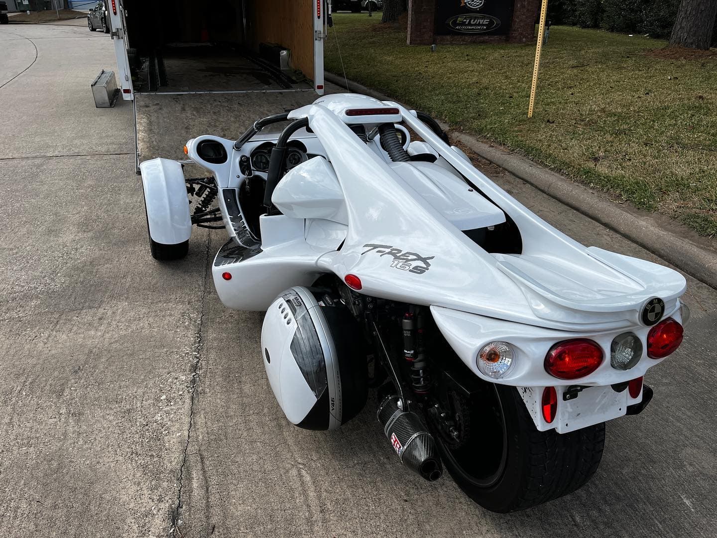 2020 Campagna T-Rex. Can you believe this little thing will do 200mph? Campagna is a Canadian based company and only parterned with BMW and Kawasaki for their engines. This one is powered by a 1.6 litre straight six from BMW. It makes 160hp and 120 pounds feet. At 1150 pounds in weight, you don’t need much power for this to blast off. 
.
.
.
.
.
.

#nicksautotransport #dreamtransporter #enclosedtransport #carhauler #carsofinstagram #carswithoutlimits #supercar #supercarsofinstagram #toyhauler #atc #aluminumtrailer #ford #powerstroke #platinum #carporn #raceramps #bmw #campagna #trex #k1600 #trexS