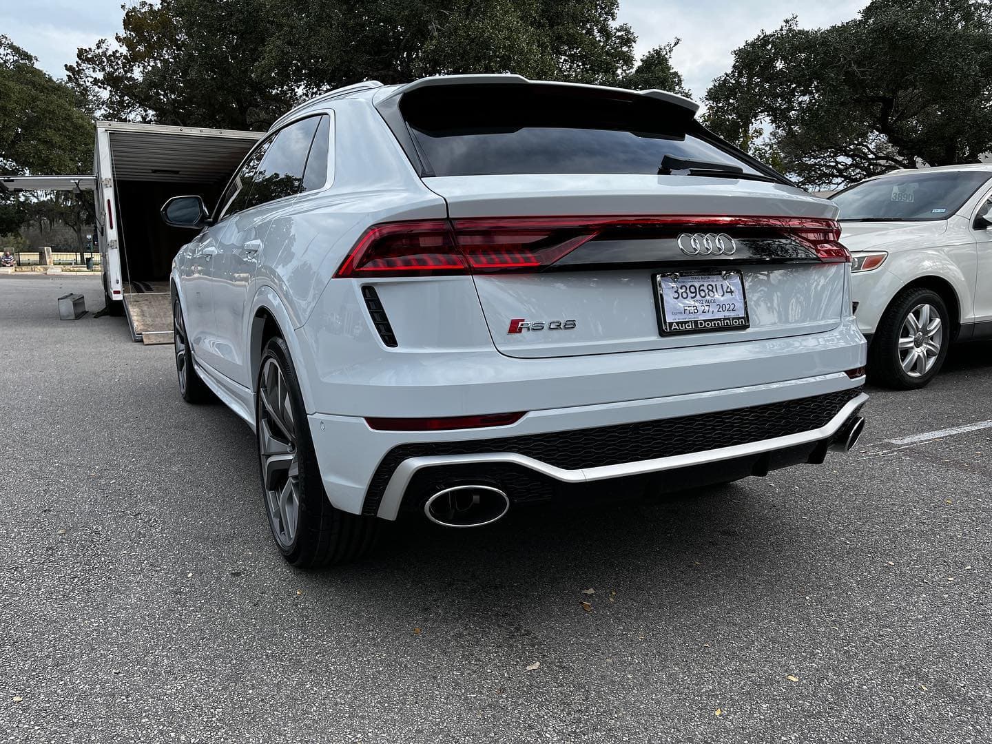 How do you get a Lamborghini Urus at half price? Buy this. 2022 Audi RSQ8 with damn near every option. With a 600hp 4 litre V8, this rocket will make sure your kids get to soccer practice early. Thanks to @alpha_one_motors and @audidominion for your continued business!
.
.
.
.
.
.

#nicksautotransport #dreamtransporter #enclosedtransport #carhauler #carsofinstagram #carswithoutlimits #supercar #supercarsofinstagram #toyhauler #atc #aluminumtrailer #ford #powerstroke #platinum #carporn #raceramps #audi #rsq8 #halfoff #urus #v8 #600hp