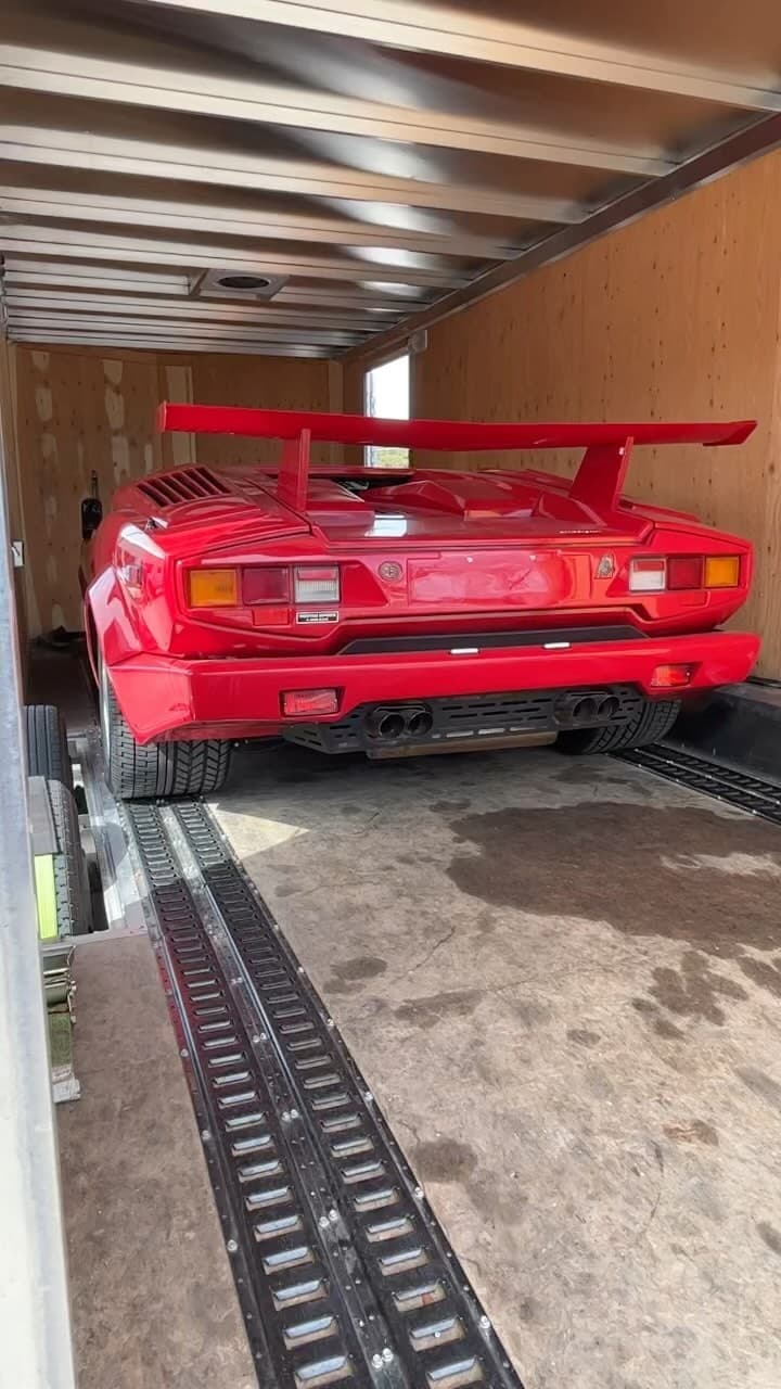 1989 Lamborghini Countach taken to none other than @exoticpowerperformance for a little tune up magic. Always appreciate your referrals, Josh!

*I do not own the rights to the music here. Thelema by øfdream*