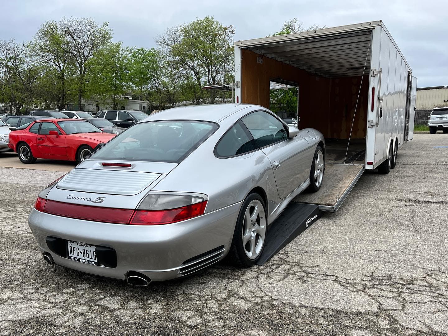 What that booty do? 
It’s goes right in my trailer and gets home safe and sound :)
Thank you for the referral @gtinternational. My man Web always has something nice cookin. 
Great meeting a fellow car nut @jamesbuckalew as well!
.
.
.
.
.
.
.
.

#nicksautotransport #dreamtransporter #enclosedtransport #carhauler #carsofinstagram #carswithoutlimits #supercar #supercarsofinstagram #toyhauler #atc #aluminumtrailer #ford #powerstroke #platinum #carporn #raceramps #porsche #996 #c4s #carrera4 #carrera4s #911