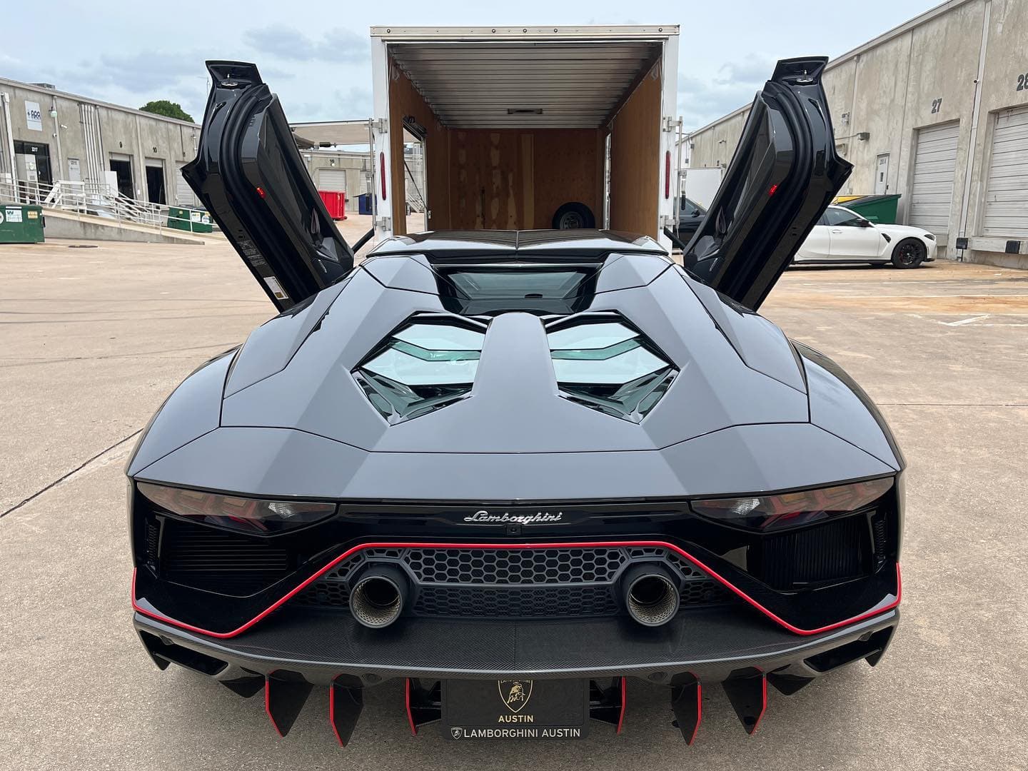 Gotta love a well-spec’d limited series Lamborghini. Awesome to be partnered with some of the premier detailing, and PPF shops, as well as some of the most prestigious dealerships in the area. 2021 Lamborghini Aventador Ultimae is the automaker’s final send off for the manufacturers 10 year run on the Aventador platform. This car is, wait for it, almost akin to a GT3 Touring in that it is an SVJ with a more casual suit on, but ALL of the bite. She is one of the only cars on the road that uses a full lane on the highway.
.
.
.
.
.
.

#nicksautotransport #dreamtransporter #enclosedtransport #carhauler #carsofinstagram #carswithoutlimits #supercar #supercarsofinstagram #toyhauler #atc #aluminumtrailer #ford #powerstroke #platinum #carporn #raceramps #lamborghini #aventador #ultimae #aventadorultimae #lambro