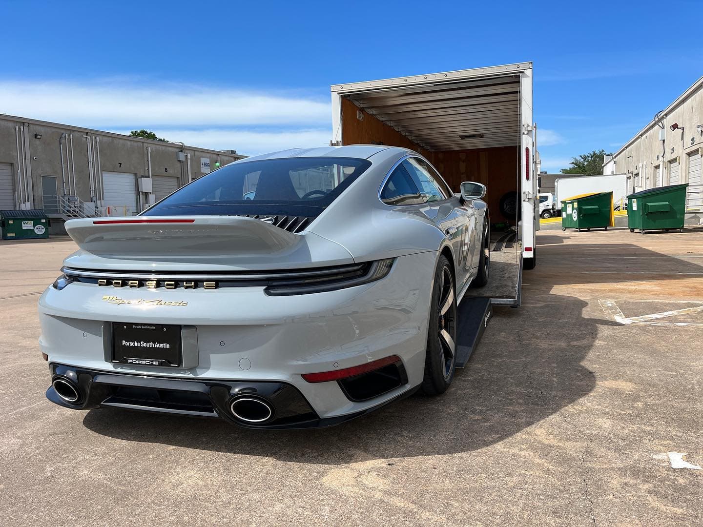 Limited to just 1250 units worldwide, the Porsche 911 Sport Classic is Porsche’s latest super limited homage to the RS 2.7 of the 70’s. The duckbill spoiler and interior are a perfect fit for this car. 
.
.
.
.
.
.
.

#nicksautotransport #dreamtransporter #enclosedtransport #carhauler #carsofinstagram #carswithoutlimits #supercar #supercarsofinstagram #toyhauler #atc #aluminumtrailer #ford #powerstroke #platinum #carporn #raceramps #porsche #911 #992 #sportclassic #rs27