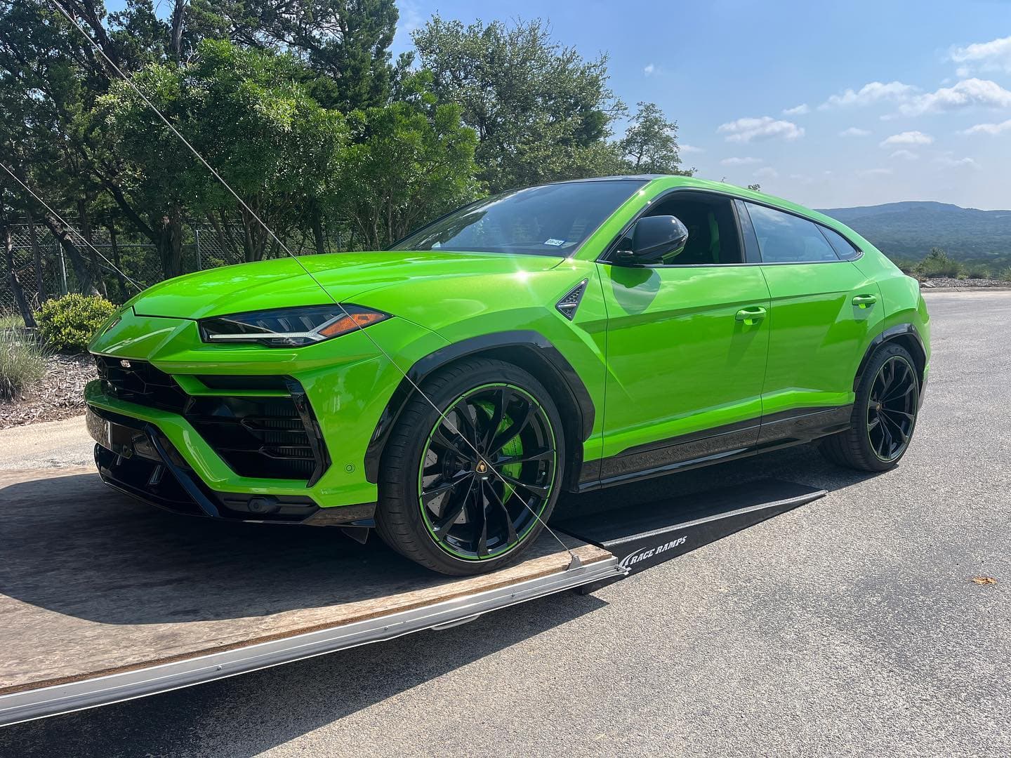 Transporting every skittle I can. 2022 Lamborghini Urus coming in for a quick service at @lamboaustintx 
.
.
.
.
.
.
.
.

#nicksautotransport #dreamtransporter #enclosedtransport #carhauler #carsofinstagram #carswithoutlimits #supercar #supercarsofinstagram #toyhauler #atc #aluminumtrailer #ford #powerstroke #platinum #carporn #raceramps #lamborghini #urus #skittles #tastetherainbow #lambo #lambro
