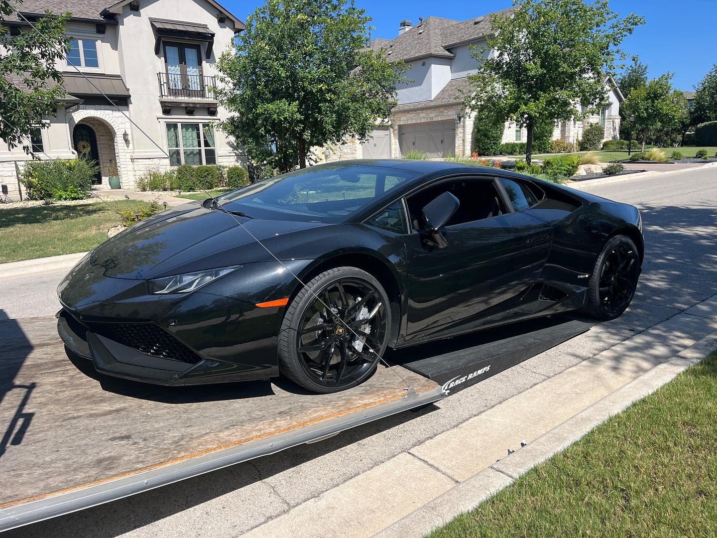 An early example of the Lamborghini Huracan. I’ve always really like the “simplicity” of the first gens. Raw power and nothing crazy in terms of looks or anything. Gotta love an NA V10. 
.
.
.
.
.
.

#nicksautotransport #dreamtransporter #enclosedtransport #carhauler #carsofinstagram #carswithoutlimits #supercar #supercarsofinstagram #toyhauler #atc #aluminumtrailer #ford #powerstroke #platinum #carporn #raceramps #lamborghini #huracan #v10 #na #rwd