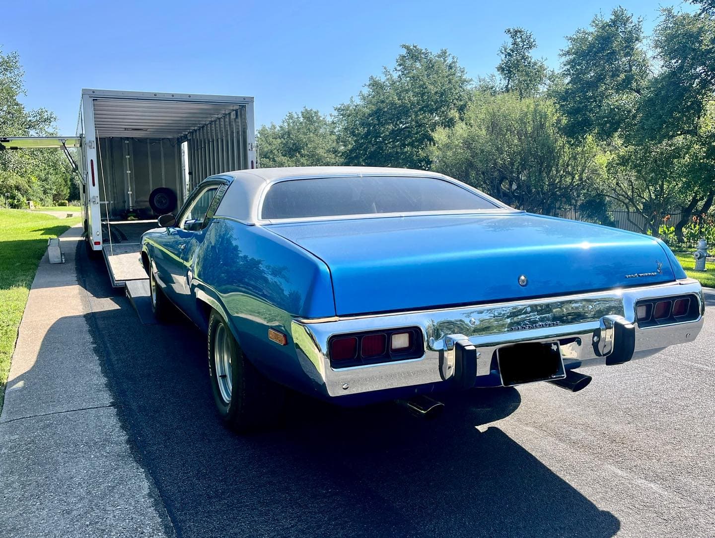 1973 Plymouth Roadrunner heading out for my friends at @gatewayclassiccars. These guys have the largest inventory of classic cars you can find. Check them out!
.
.
.
.
.

#nicksautotransport #dreamtransporter #enclosedtransport #carhauler #carsofinstagram #carswithoutlimits #supercar #supercarsofinstagram #toyhauler #atc #aluminumtrailer #ford #powerstroke #platinum #carporn #raceramps #plymouth #roadrunner #classiccars