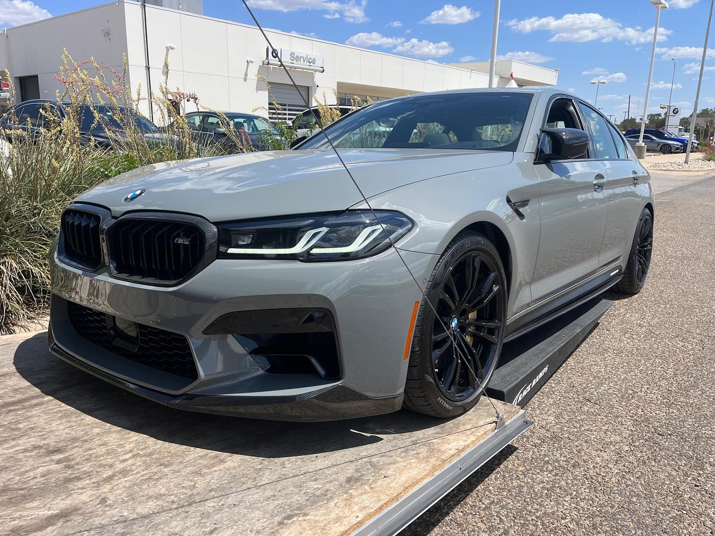 Brand spanking new still in plastic. 2023 BMW M5 Comp. What an awesome spec!
.
.
.
.
.
.
.

#nicksautotransport #dreamtransporter #enclosedtransport #carhauler #carsofinstagram #carswithoutlimits #supercar #supercarsofinstagram #toyhauler #atc #aluminumtrailer #ford #powerstroke #platinum #carporn #raceramps #bmw #m5 #competition