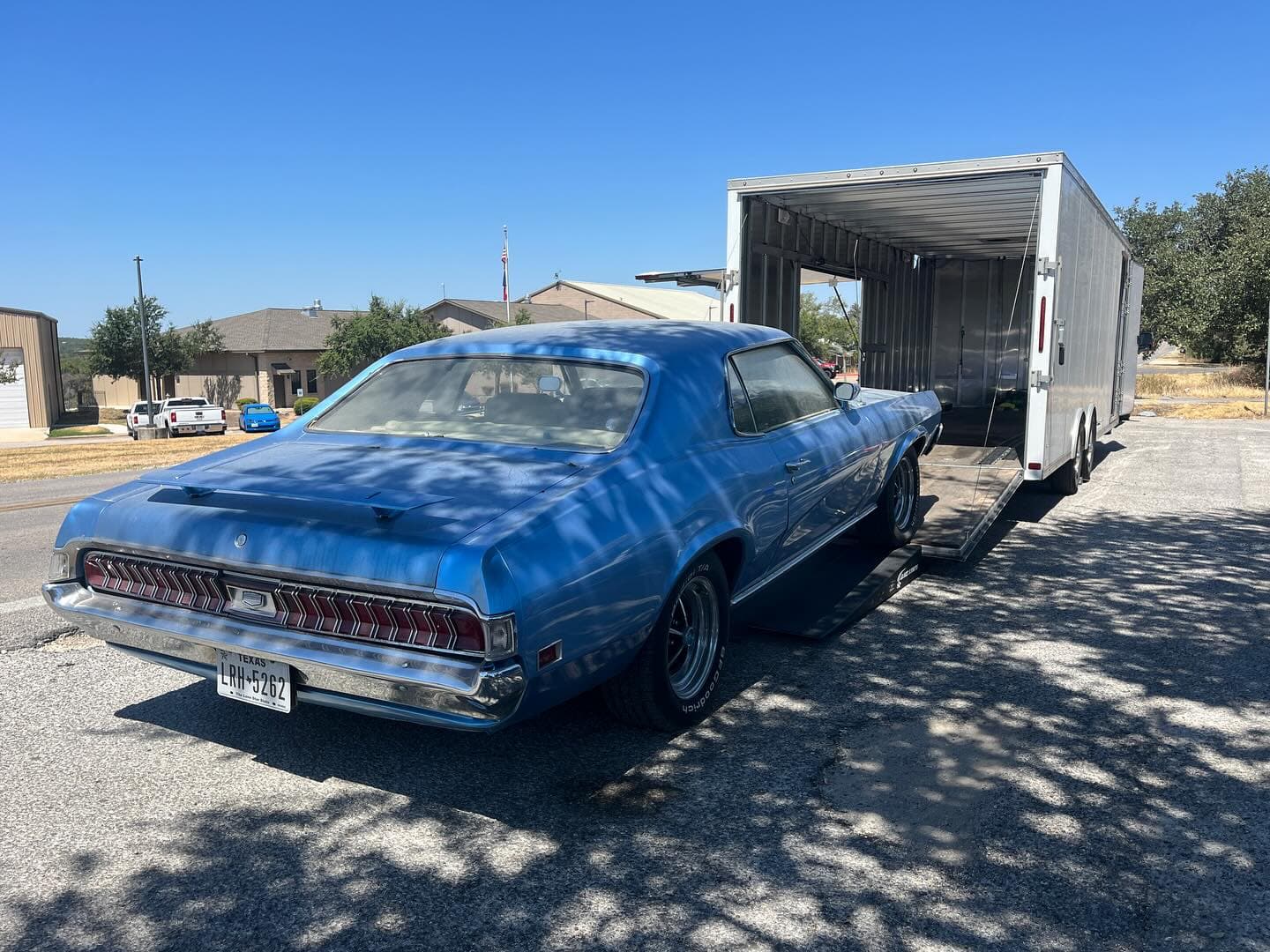 1970 Mercury Cougar. I promise, under all that dust is a pretty clean paint job. I love old projects like these. This will be a great classic once my client is done with it! 
.
.
.
.
.
.

#nicksautotransport #dreamtransporter #enclosedtransport #carhauler #carsofinstagram #carswithoutlimits #supercar #supercarsofinstagram #toyhauler #atc #aluminumtrailer #ford #powerstroke #platinum #carporn #raceramps #mercury #cougar #classic #gatewayclassiccars