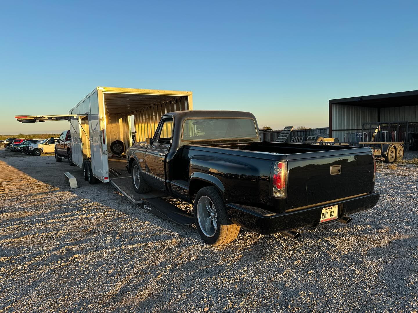 Every once in awhile you get a weird one. One that just makes you scratch your head. Here’s a 1972 Chevy C10 with a 90’s bed on it. Why? Good question. Maybe this is a thing and I am out of the loop 😂
.
.
.
.
.

#nicksautotransport #dreamtransporter #enclosedtransport #carhauler #carsofinstagram #carswithoutlimits #supercar #supercarsofinstagram #toyhauler #atc #aluminumtrailer #ford #powerstroke #platinum #carporn #raceramps #chevy #c10