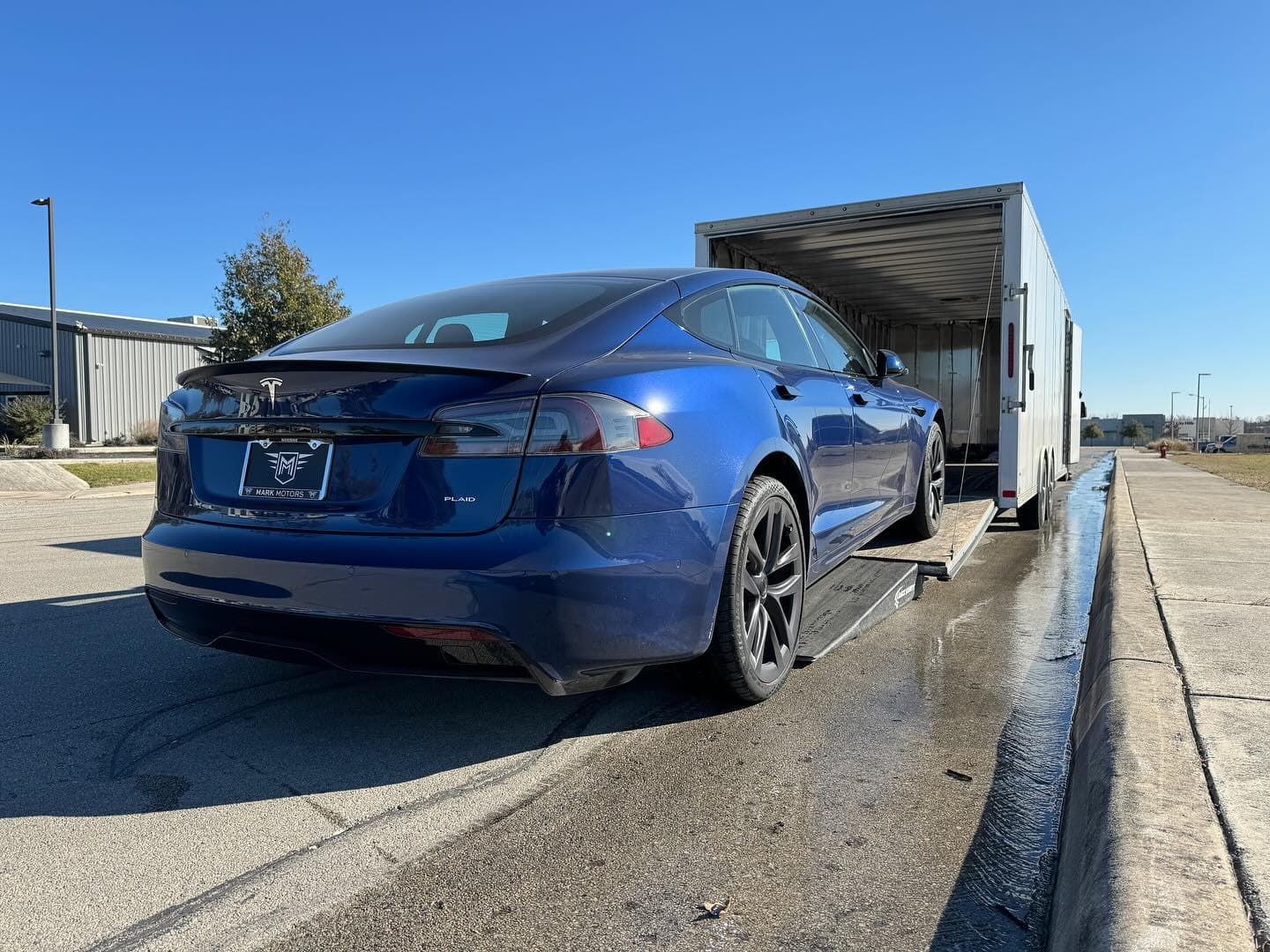 Tesla Model S picked up from @markmotors_tx and delivered to @alpha_one_motors. Still not used to that yoke steering wheel. 
.
.
.
.
.
.
.
.
#nicksautotransport #dreamtransporter #enclosedtransport #carhauler #carsofinstagram #carswithoutlimits #supercar #supercarsofinstagram #toyhauler #atc #aluminumtrailer #ford #powerstroke #platinum #carporn #raceramps #markmotors #boernetexas #alphaonemotors #electric #ev #tesla #models