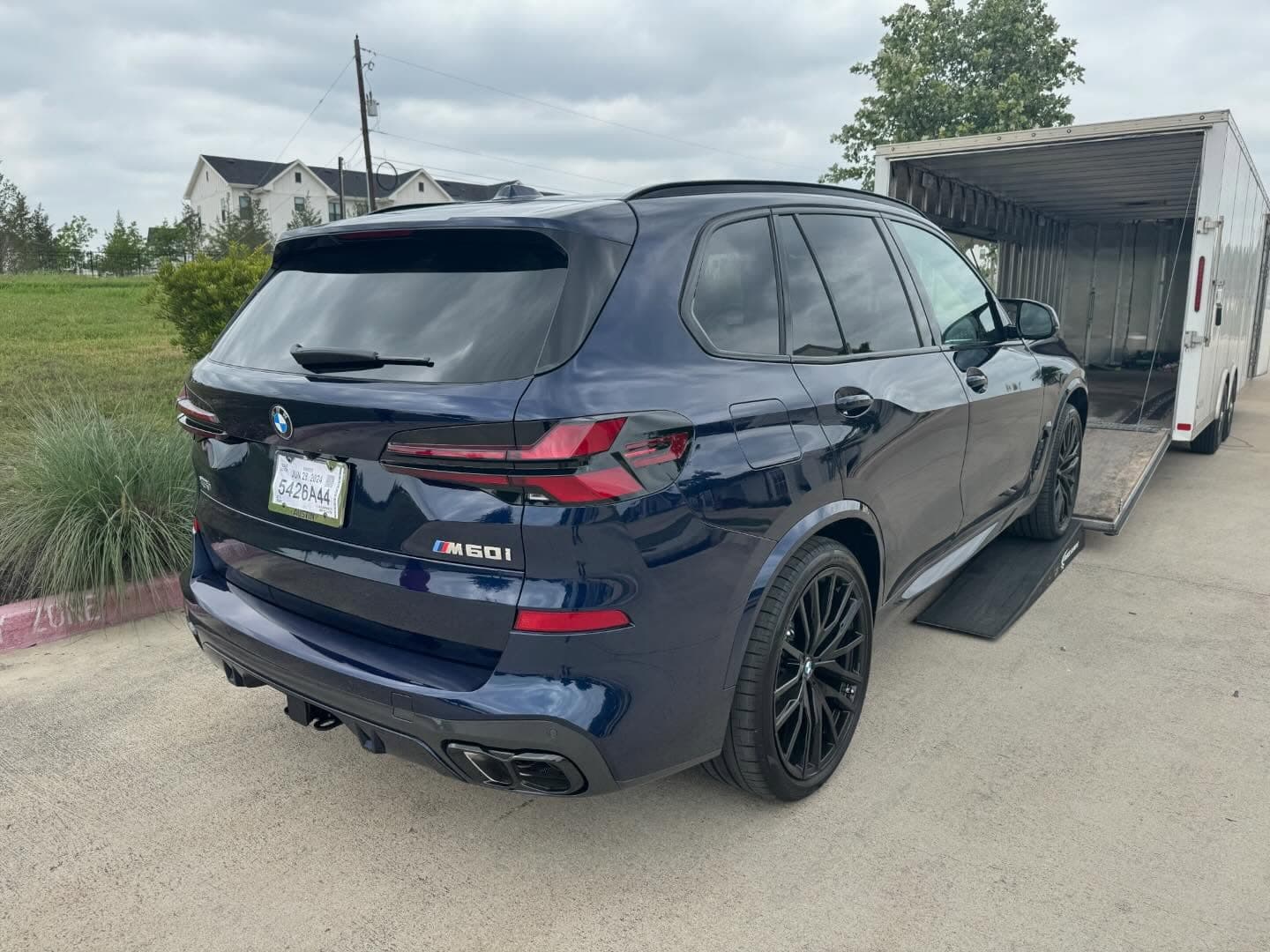 Super nicely spec’d 2025 BMW X5 M60i heading in for some PPF goodness from the pros at @authenticdetailsatx. Always a pleasure working with them!
.
.
.
.
.
.
.
.
#nicksautotransport #dreamtransporter #enclosedtransport #carhauler #carsofinstagram #carswithoutlimits #supercar #supercarsofinstagram #toyhauler #atc #aluminumtrailer #ford #powerstroke #platinum #carporn #raceramps #bmw #x5 #m60i