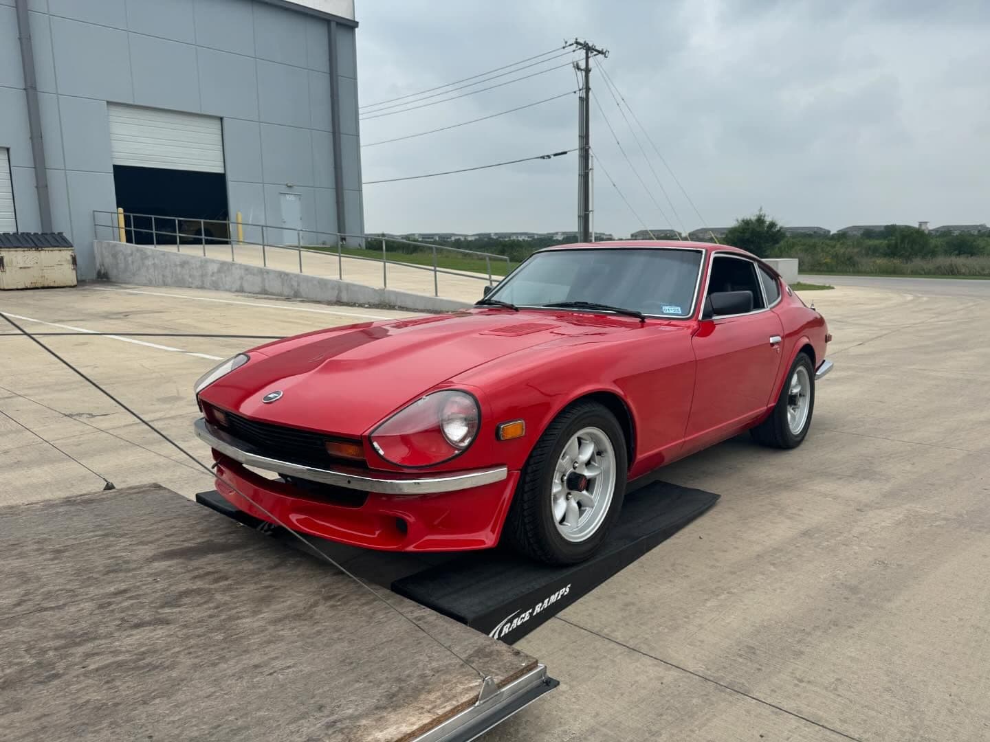 Absolutely one of the cleanest 1977’s Datsun Zs out there. The LS swap in this was done extremely meticulously and it fits under that massive bonnet perfectly!
.
.
.
.
.
.
.
#nicksautotransport #dreamtransporter #enclosedtransport #carhauler #carsofinstagram #carswithoutlimits #supercar #supercarsofinstagram #toyhauler #atc #aluminumtrailer #ford #powerstroke #platinum #carporn #raceramps #nissan #datsun #z #280z #fairlady #lsswap #ls