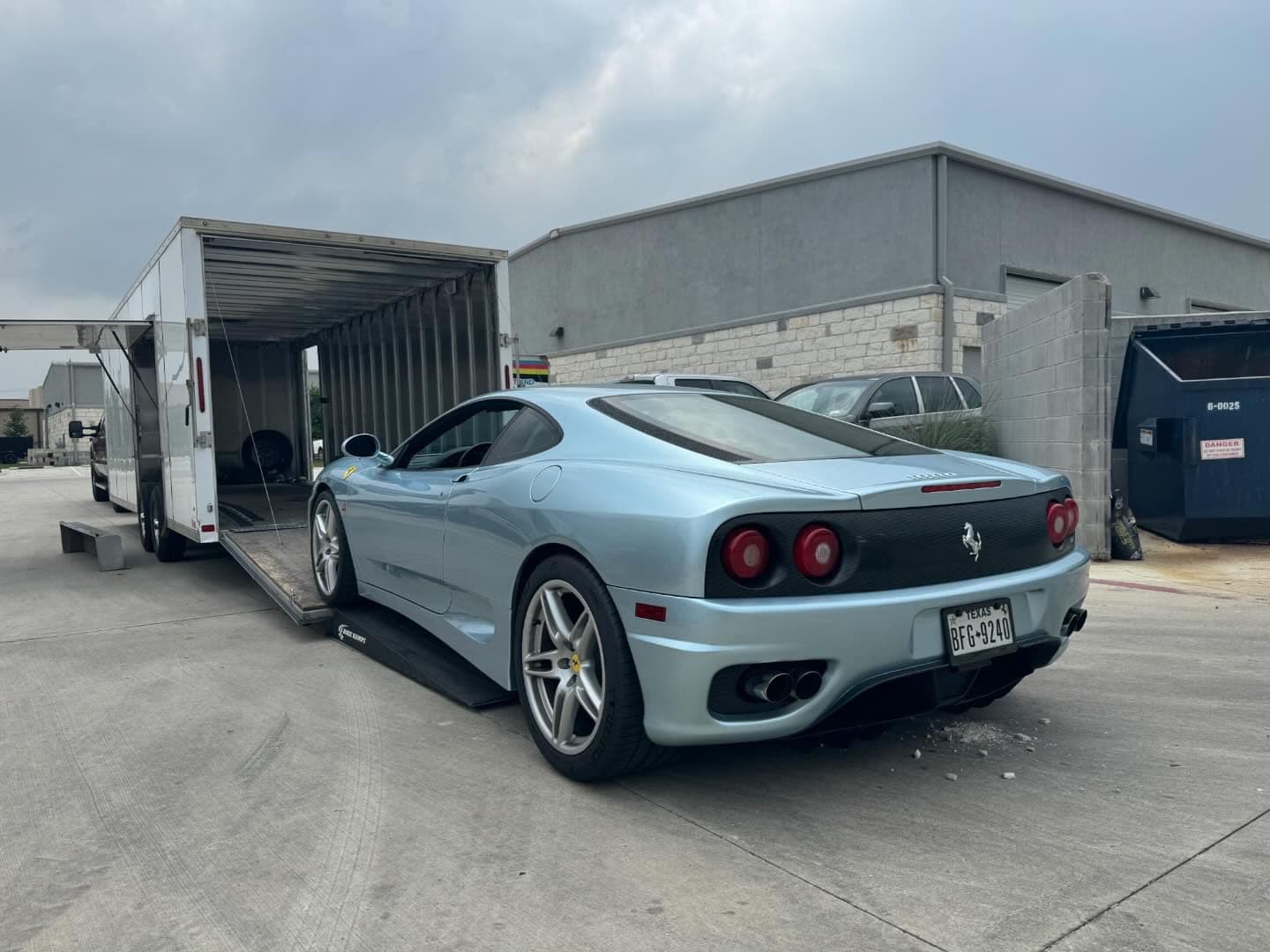 2000 Ferrari 360. A timeless classic. Still looks so good 24 years later. Sent in for service at @egoods55 shop. Top notch technician/business owner/guy. Thanks for the referral man!
.
.
.
.
.
.
.
.
#nicksautotransport #dreamtransporter #enclosedtransport #carhauler #carsofinstagram #carswithoutlimits #supercar #supercarsofinstagram #toyhauler #atc #aluminumtrailer #ford #powerstroke #platinum #carporn #raceramps #ferrari #360