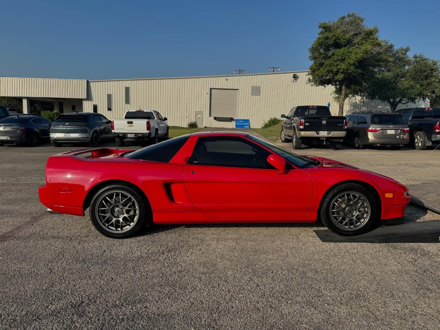 1999 Acura NSX Zanardi edition. 1 of just 51 examples. When people ask me what my dream car is, this is it. Such a beautiful, timeless car. Amazing condition. 
.
.
.
.
.
.
.
#nicksautotransport #dreamtransporter #enclosedtransport #carhauler #carsofinstagram #carswithoutlimits #supercar #supercarsofinstagram #toyhauler #atc #aluminumtrailer #ford #powerstroke #platinum #carporn #raceramps #acura #nsx #zanardi #alexzanardi