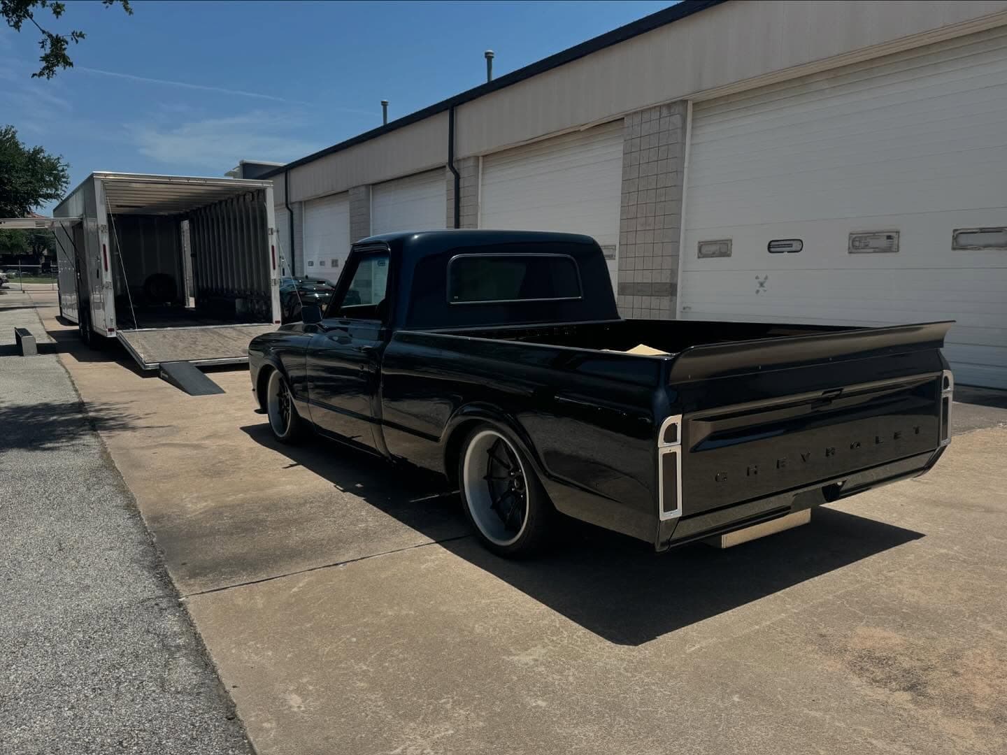 Super clean 1967 Chevy Pickup coming in to be stored before being sold. If you are looking for a place to keep your sweet ride, don’t even bother calling anyone else. Hit up @petrol_lounge located near The Domain in Austin. They are hands down the best and will care for your car better than you do ;)
.
.
.
.
.
.
.
#nicksautotransport #dreamtransporter #enclosedtransport #carhauler #carsofinstagram #carswithoutlimits #supercar #supercarsofinstagram #toyhauler #atc #aluminumtrailer #ford #powerstroke #platinum #carporn #raceramps #chevy #pickup #petrollounge