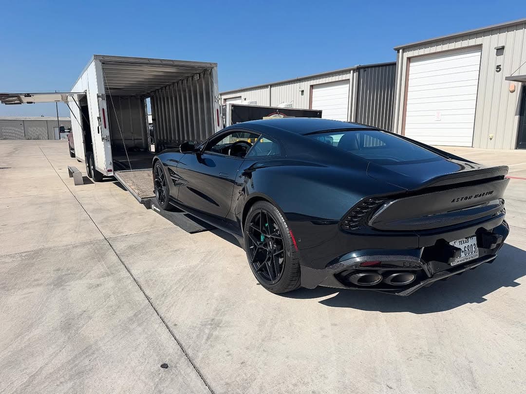 V12 Vanquish goes so hard. What a sight for sore eyes. I hope V12’s never die. Thank you as always to @rtsautospa for putting their clients cars in the best hands.